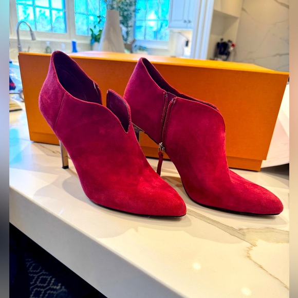 White House Black Market Red Suede Booties Size 10 - Picture 1 of 5